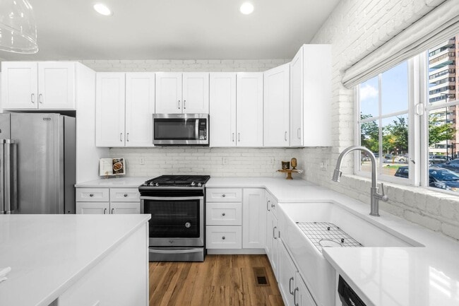 Building Photo - LUX 3BD, 3BA Home with Office Near Cherry Creek and Wash Park