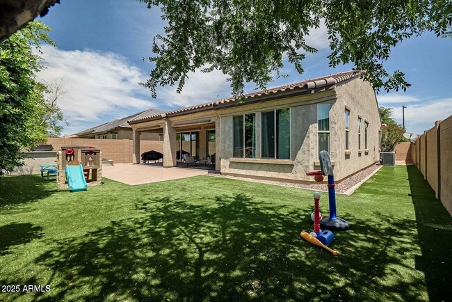 Building Photo - 15677 W Almeria Rd