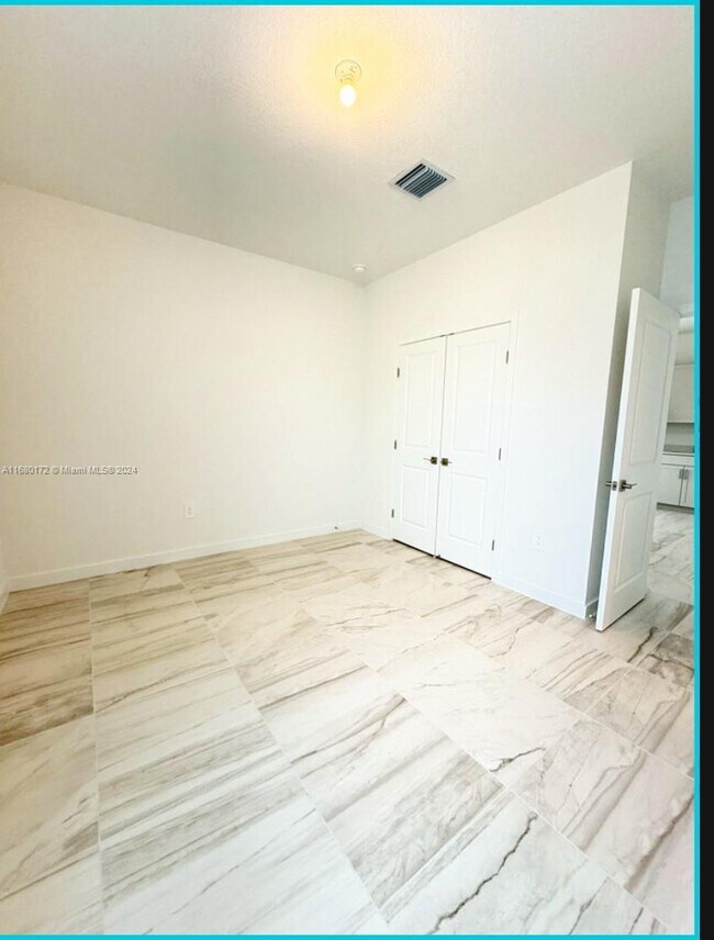 Building Photo - 12928 265