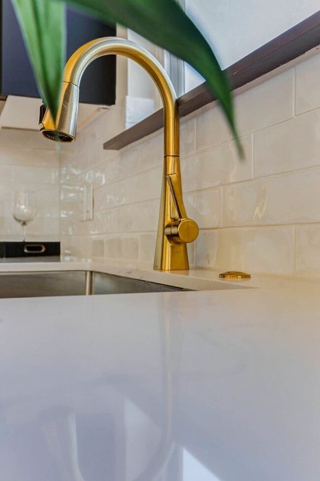 Building Photo - 4805 Paula St