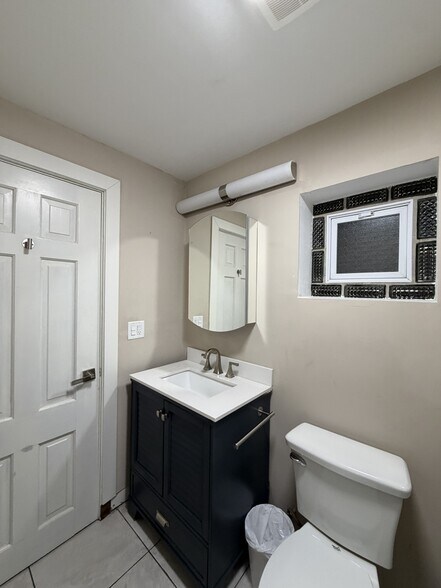Building Photo - 3245 Westview Dr