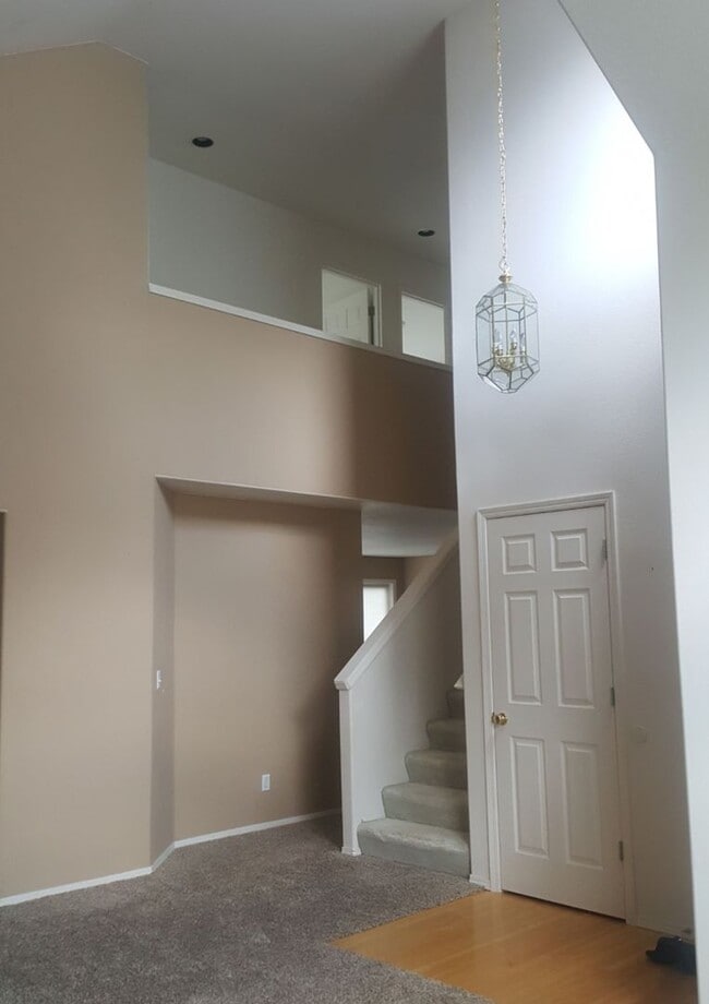 Building Photo - Great 4 bedroom in Bethany Area