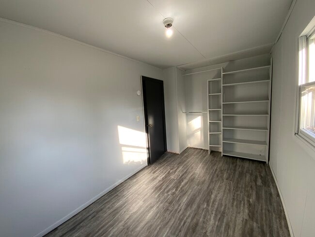 Building Photo - 226 Grace-