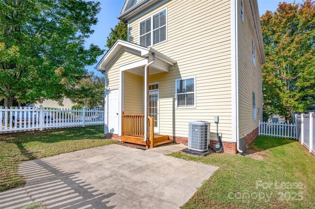 Building Photo - 104 Kensington St