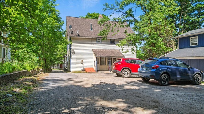 Building Photo - 407 S Aurora St