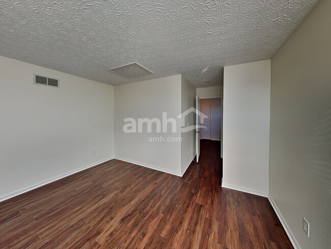 Building Photo - 928 Mahle Dr