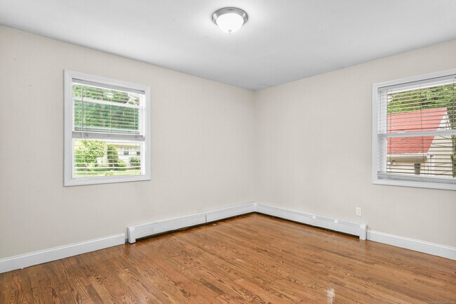 Building Photo - 198 Macon Dr