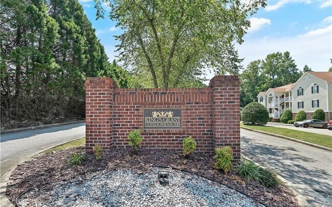 Building Photo - 331 Bubble Creek Ct