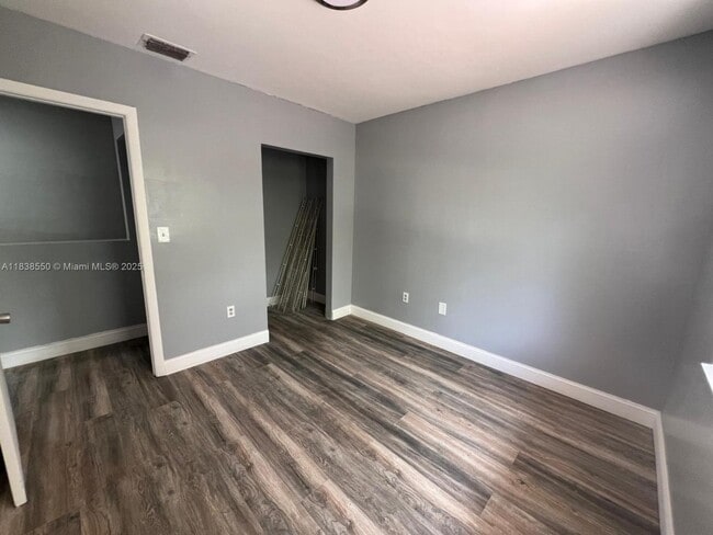 Building Photo - 451 NE 136th St