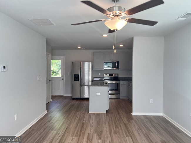 Building Photo - 431 Camella Cir