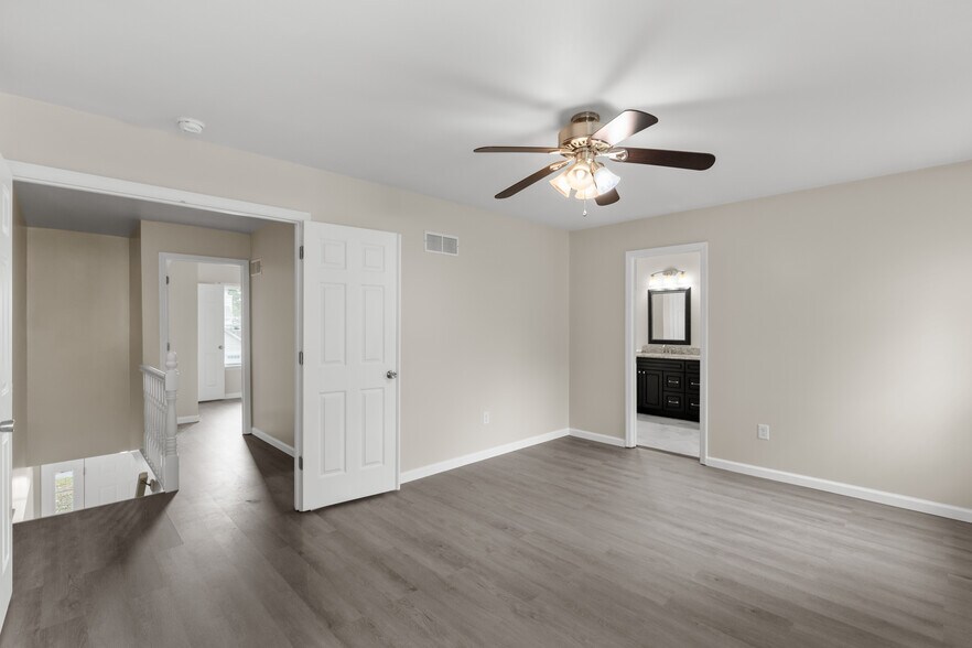 Building Photo - 245 Westridge Parc Ln