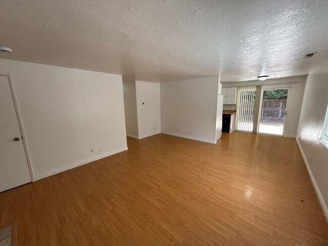 Building Photo - 5162 Lone Oak Rd SE
