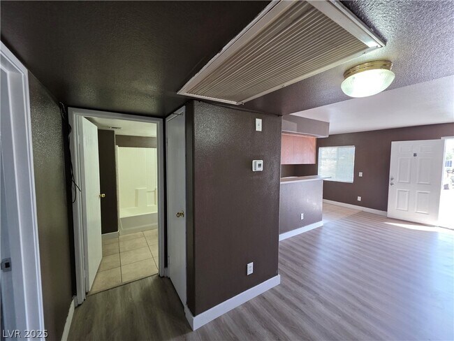 Building Photo - 5165 E Glendale Ave