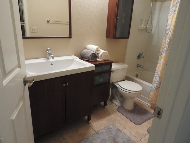 Building Photo - 11375 E Sahuaro Dr