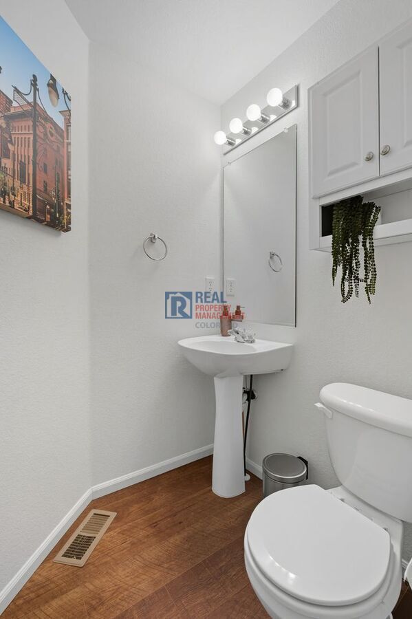 Building Photo - 2175 Coach House Loop