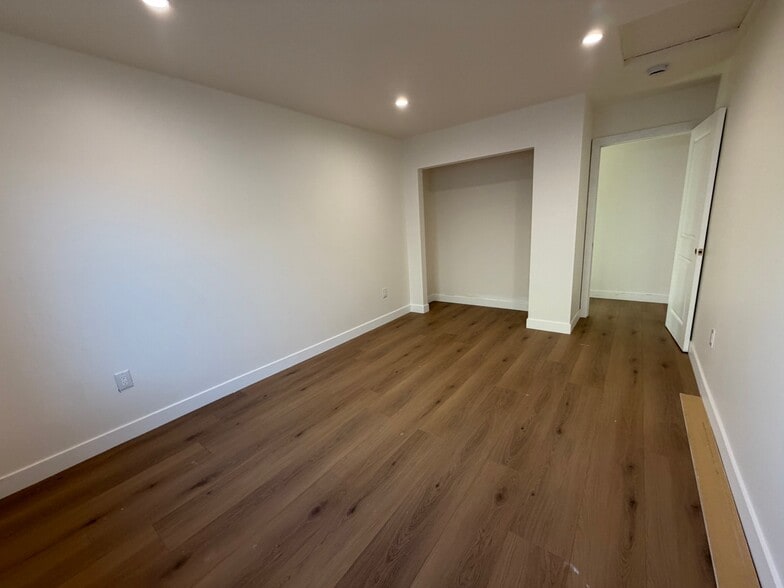 Building Photo - 13365 Garber St