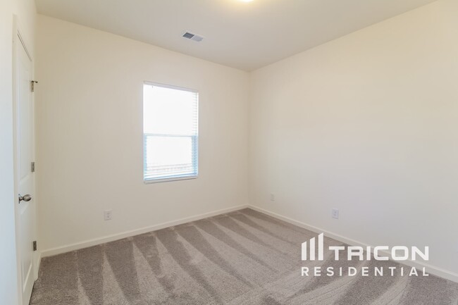 Building Photo - 297 Mccall Wy