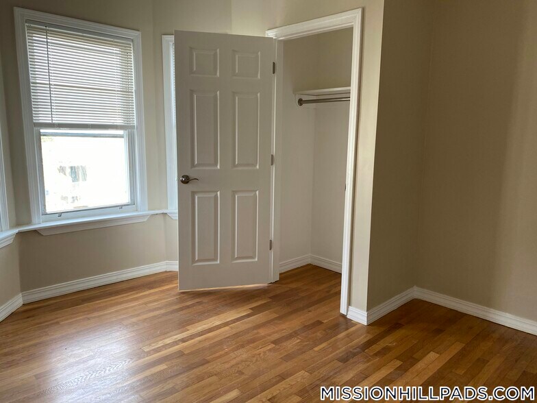 Building Photo - 119 George St