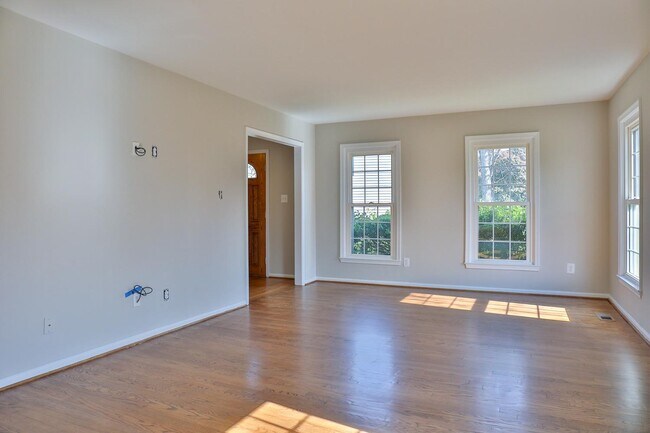 Building Photo - 5423 Rilian Ct