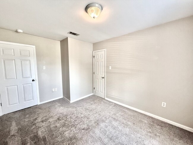 Building Photo - 15253 E Bayou Dr