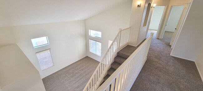 Building Photo - Circle Cross