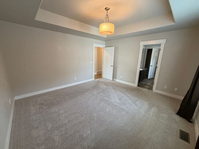 Building Photo - Spacious 6-Bedroom Home for Rent in Lehi