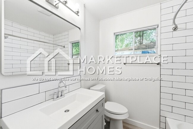 Building Photo - 4605 Brassiewood Dr