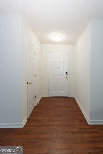 Building Photo - 2804 James Henry Dr