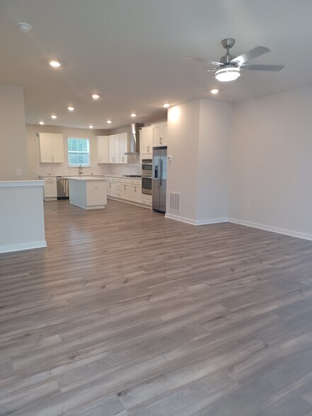 Building Photo - 4727 Franklin Cir