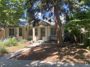 Building Photo - "Charming 2-Bedroom Haven in the Heart of ...