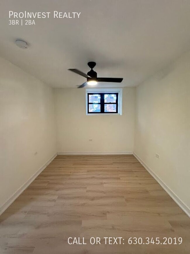 Building Photo - Newly Updated 3bed/2bath with In-Unit Wash...