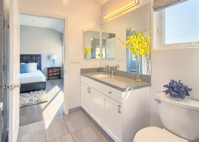 Building Photo - 2906 2nd St