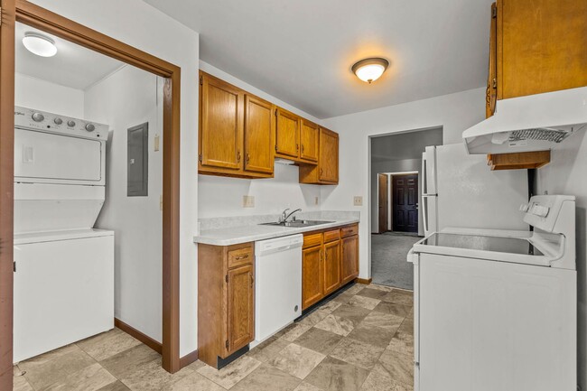 Building Photo - Pine Grove Apartments