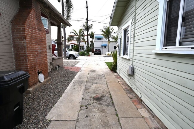 Building Photo - Charming 1 Bedroom Cottage in Ocean Beach