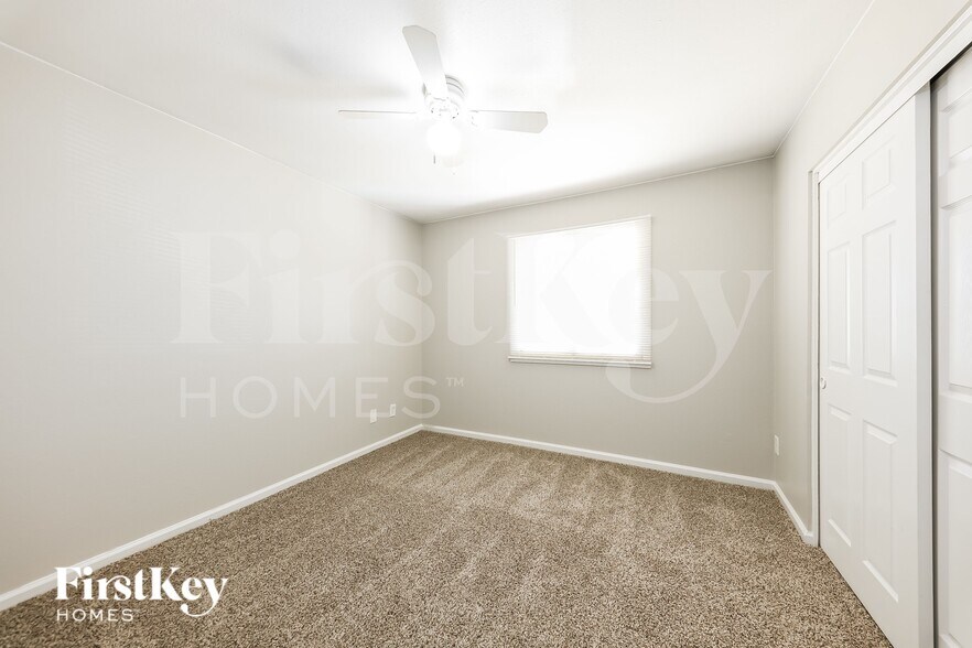 Building Photo - 3526 W Sierra St