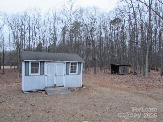 Building Photo - 261 Wing Dr
