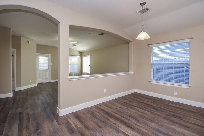 Building Photo - 20922 Barbons Heath Ct