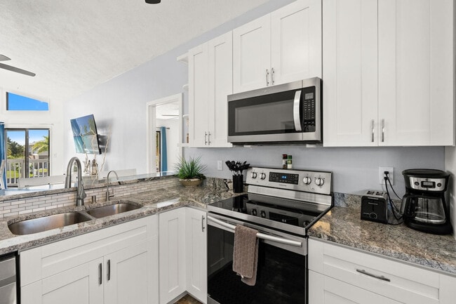 Building Photo - 4004 Centavo Ct