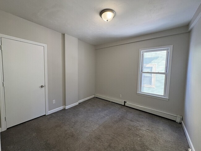 Building Photo - 171 Pleasant St