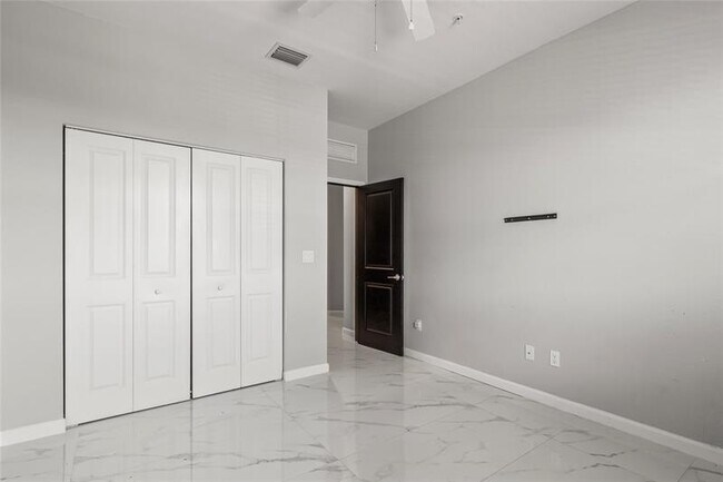 Building Photo - 221 SW 159th Way