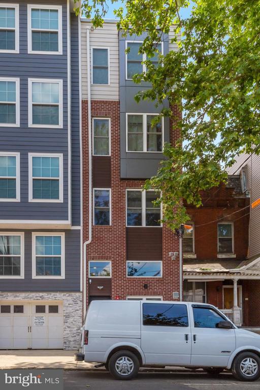 Building Photo - 19 S 44th St