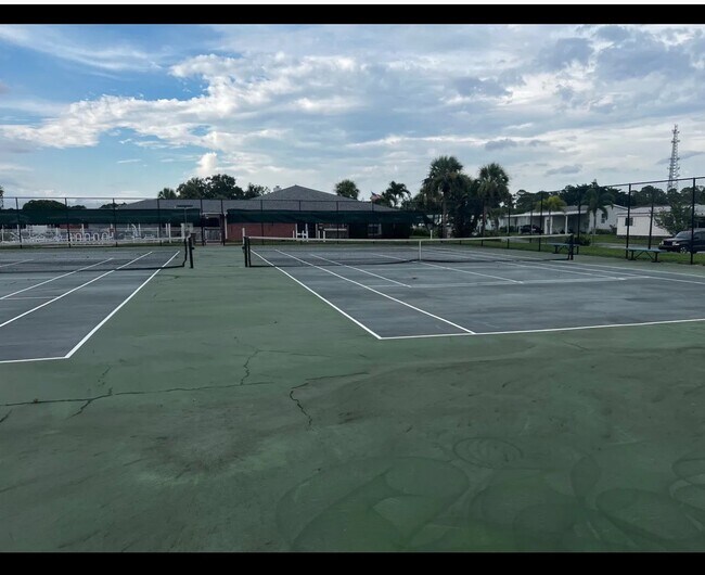 Building Photo - 342 Heritage Blvd