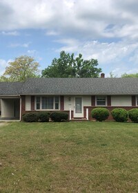 Building Photo - 204 Tidewater St