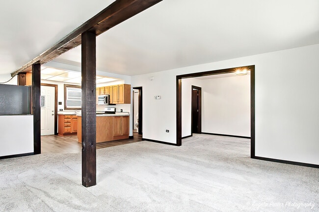 Building Photo - 38390 N Munn Rd