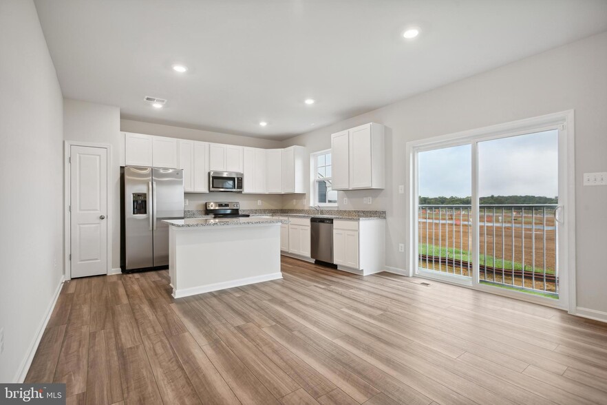 Building Photo - 121 Solstice Way
