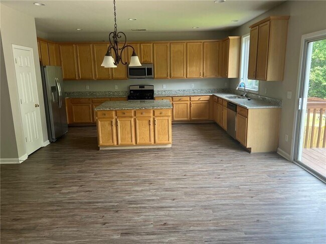 Building Photo - 152 Parkmont Ln