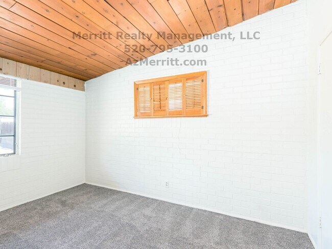 Building Photo - Perfect 3 bdrm 2 bath home in quiet centra...