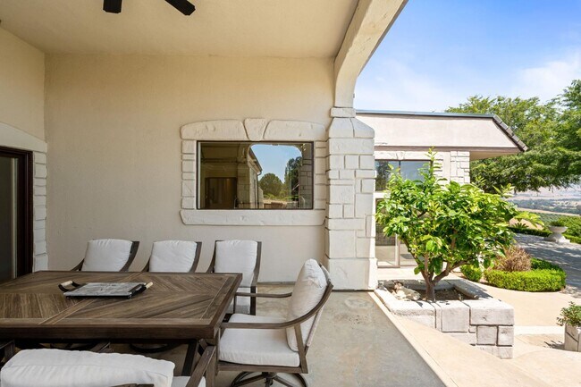 Building Photo - 14215 Killarney Dr