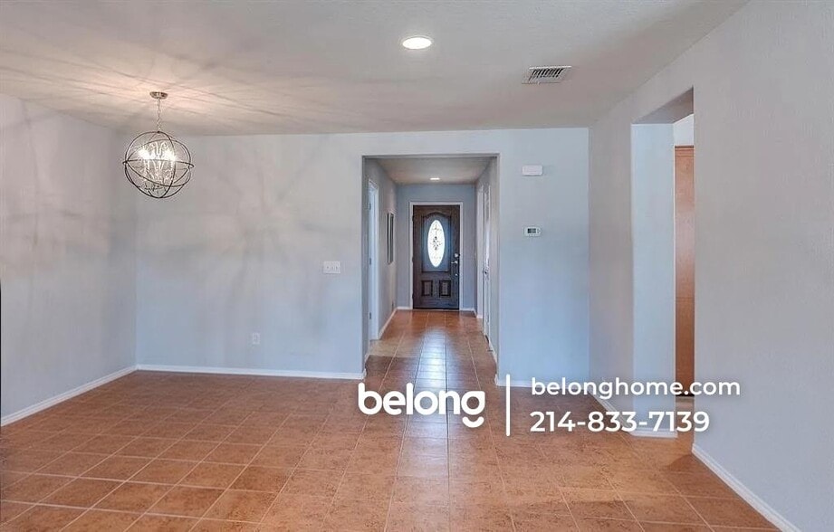 Building Photo - 15833 Coyote Hill Dr
