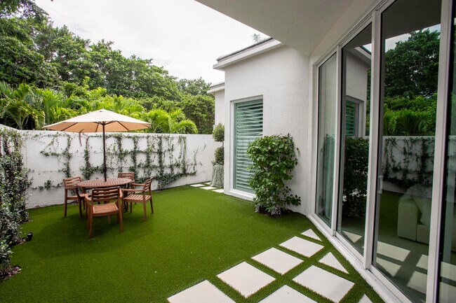 Building Photo - 126 Sunset Cove Ln